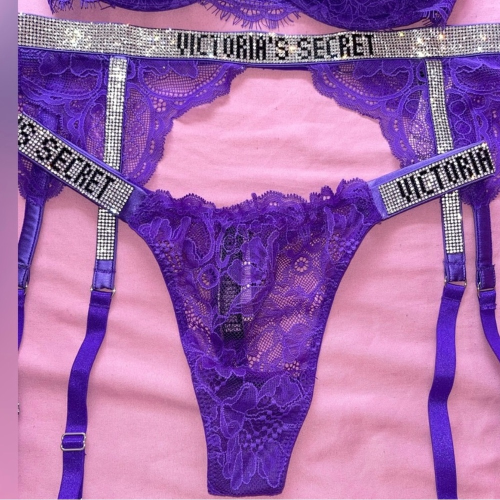 Victoria’s Secret garter belt